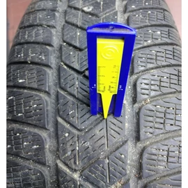 Pirelli 235/60R17 Dot:2214 5 mm TÉLI használt gumiabroncs