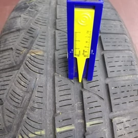 Pirelli 225/55R17 Dot:2712 4,5mm TÉLI használt gumiabroncs