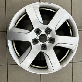 Gyári AUDI felni enyhe sérülésekkel felniszett közép nélkül 8Jx17 ET39 4 DB