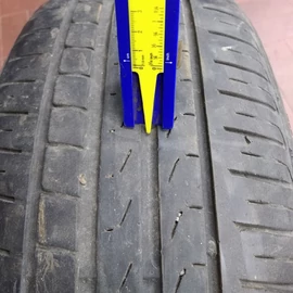 Pirelli 215/55R17 Dot:3819 4 mm használt NYÁRI gumiabroncs