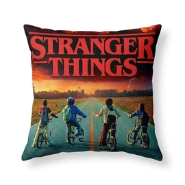 Stranger Things mintás díszpárna ST-02