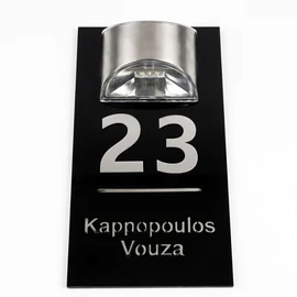 Személyre szabható napelemes házszámtábla arany felirattal QK13033675-S