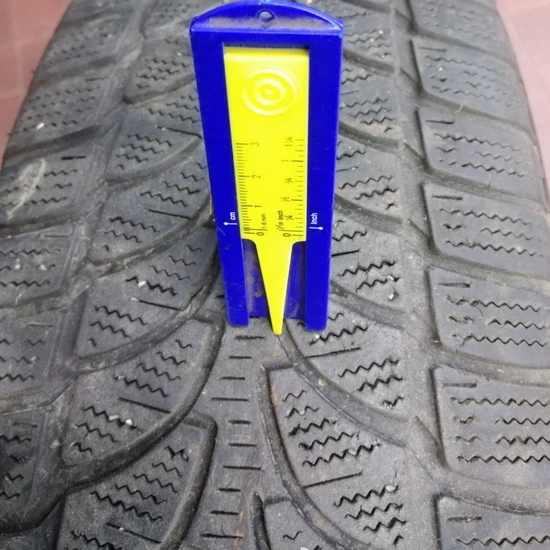 Bridgestone 235/75R15 Dot:2917 5mm TÉLI használt gumiabroncs